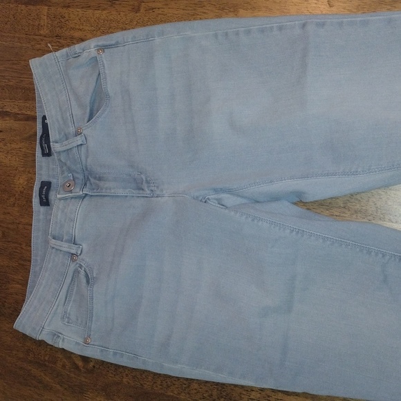 J.Jill Cropped Authentic Fit Light Wash Jeans 8p - Picture 2 of 6